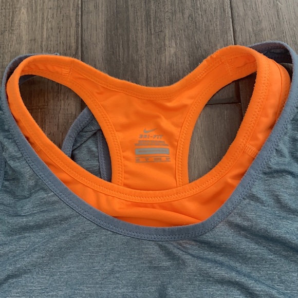 Nike Dri-Fit Tank Top W/Build In Sports Bra Sz‎ XS - Picture 6 of 6